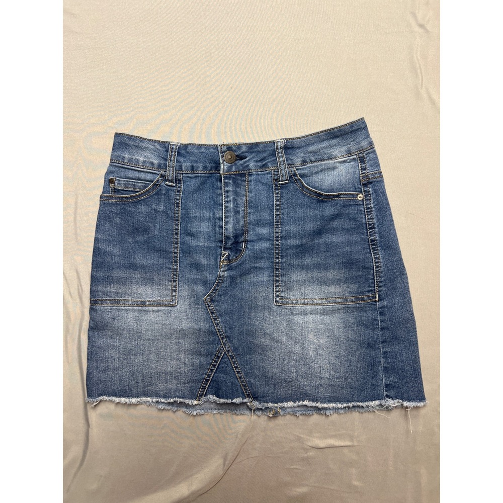 WallFlower Denim Mini Skirt Medium Wash Frayed Hem Size 3 WFS103300